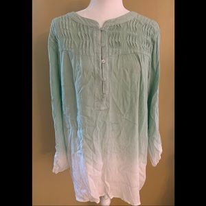 Ombré light green/white shirt. Size XL.